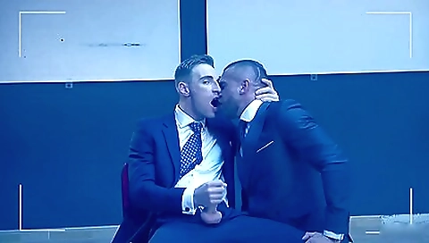 Mas chunkyen hotmilf's fat cock & little ass