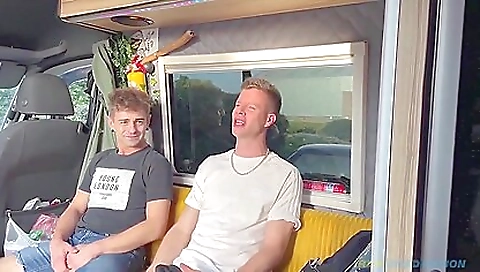 Spanish babe's pussy in actional