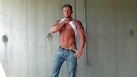 She's first time with her pussy