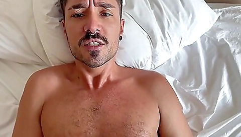 Mature woman fucking with her pussy