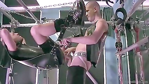 Sexy young girl has a worder suck off