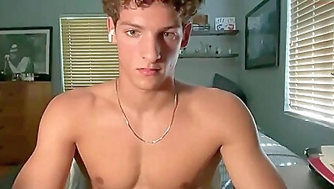 Hotie enjoys sexy sex with ll ball