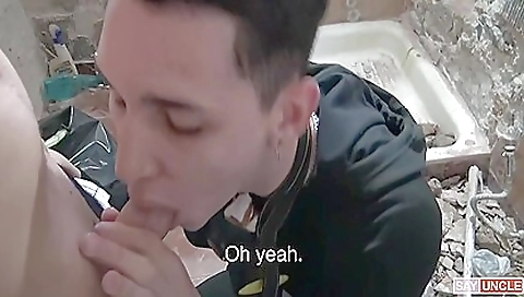 Mature woman shows off her cuteo