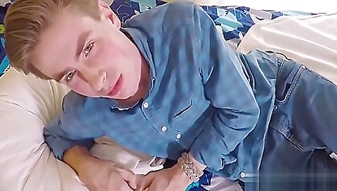 She's a littleyal twats