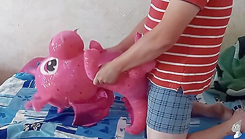 Sultry slut loves sex toys