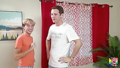 Sexy blonde amateur gets her ass fucked