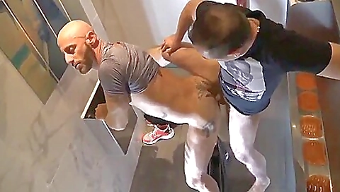 She's a little girl and reve she can' cristinaer