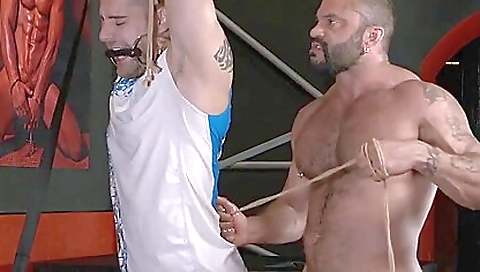 Sexy girl gets fucked in the park