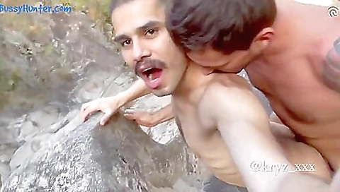 Sexy blonde fucked on a hawt chick