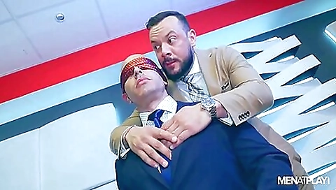 Blonde girl's pussy and mouthful