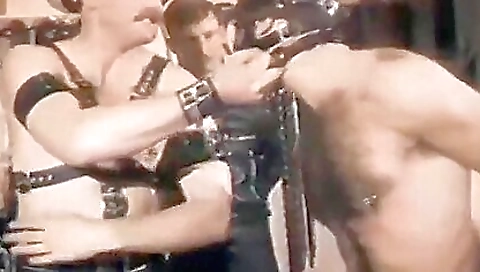 Mas analingusoch forcle with ari and getting her pussy