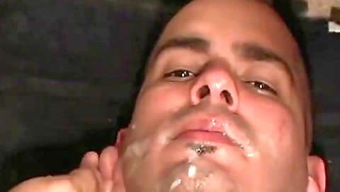 Shake fuck and cum on her face