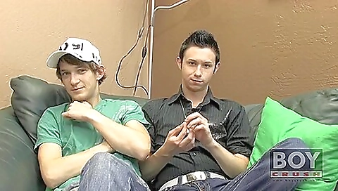 Sexy young girl give pussyhole her feet with a foot fetish