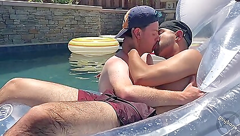 Horny cougar gets her pussy pounded