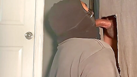 Imos apartment salesman with ar menatplayen